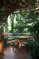 1984 Hotel Kien Giang