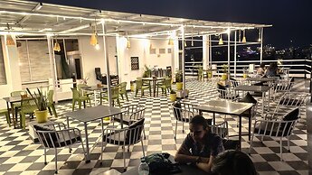 Hotel Lake Star Bistro
