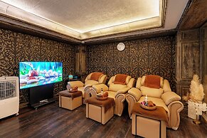 The Taksim Royal Beachfront Resort