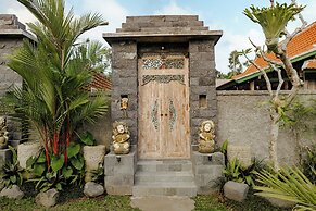 Kumala Ubud Villa