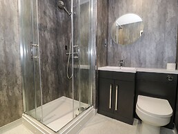 King Hotel Room