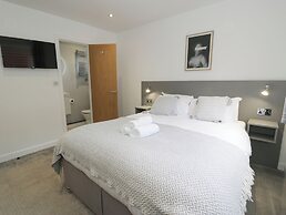 Premier Lodge 78