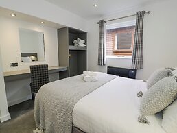 Premier Lodge 78