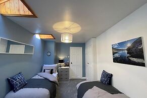 Cottage - Sleeps 4 - Pet Friendly - Terrace