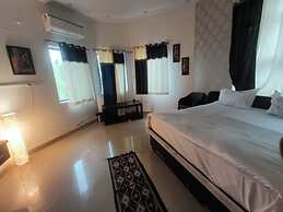 The Quila Camps & Resort