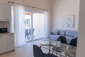 Phaedrus Living: Seaside Thalassa Cretan 201
