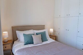 Phaedrus Living: Seaside Thalassa Cretan 201