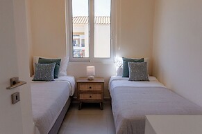 Phaedrus Living: Seaside Thalassa Cretan 201