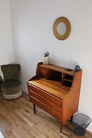 2-bed Seaside Apartment - Sleeps 5 & Free Parking