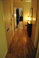 2-bed Seaside Apartment - Sleeps 5 & Free Parking