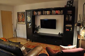 2-bed Seaside Apartment - Sleeps 5 & Free Parking