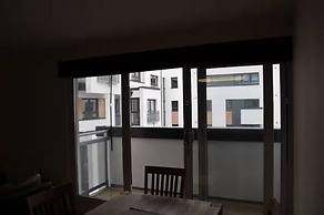 2-bed Seaside Apartment - Sleeps 5 & Free Parking