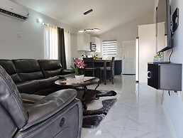 Cozy Relaxing Home in Old Harbour