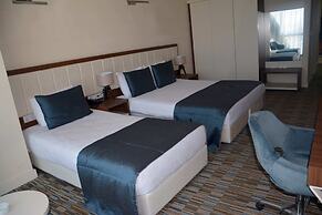 Grand Ramons Hotel