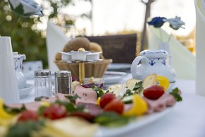 AMAYA Hotel & Suites