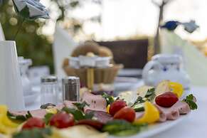 AMAYA Hotel & Suites