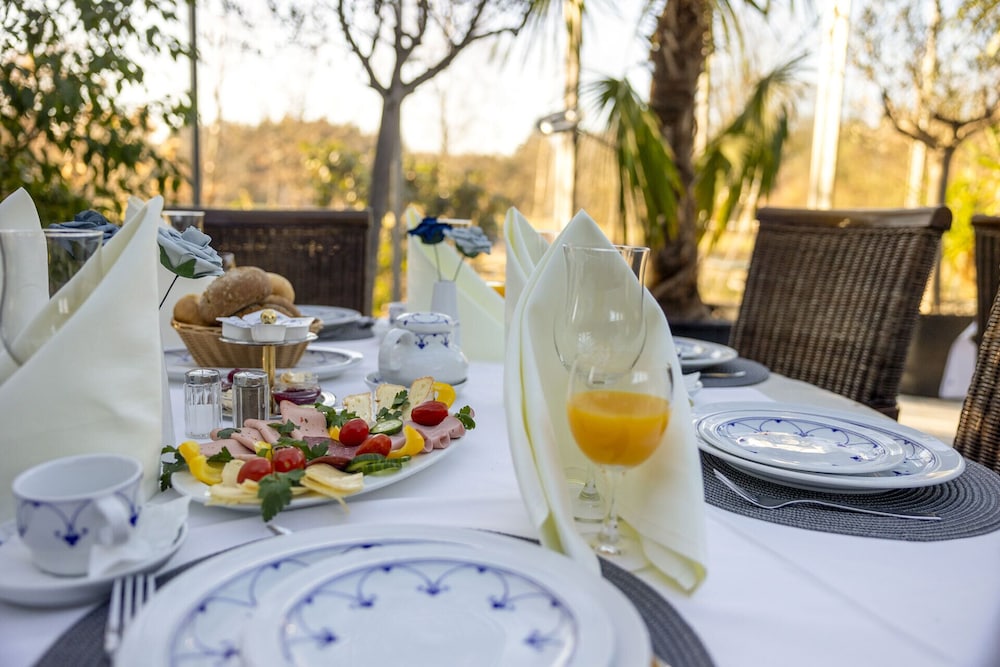 AMAYA Hotel & Suites