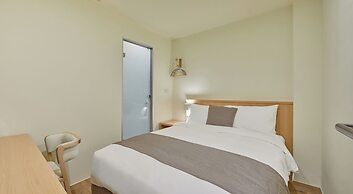 Stay Easy Inn