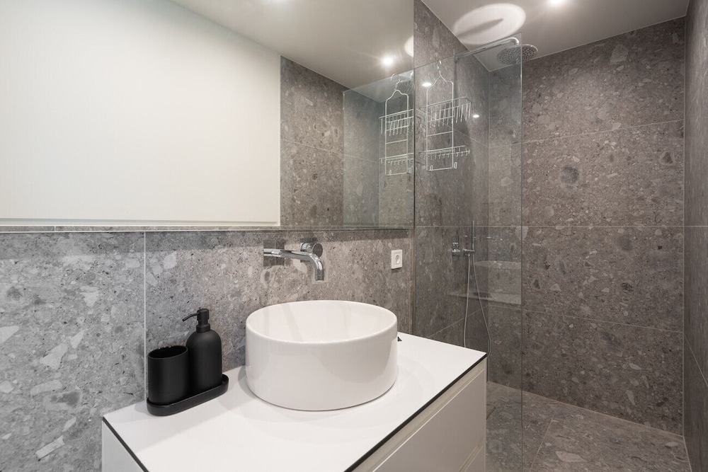 LIV Athinum 1 - Luxury Apartment 3B