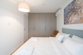 LIV Athinum 1 - Luxury Apartment 3B