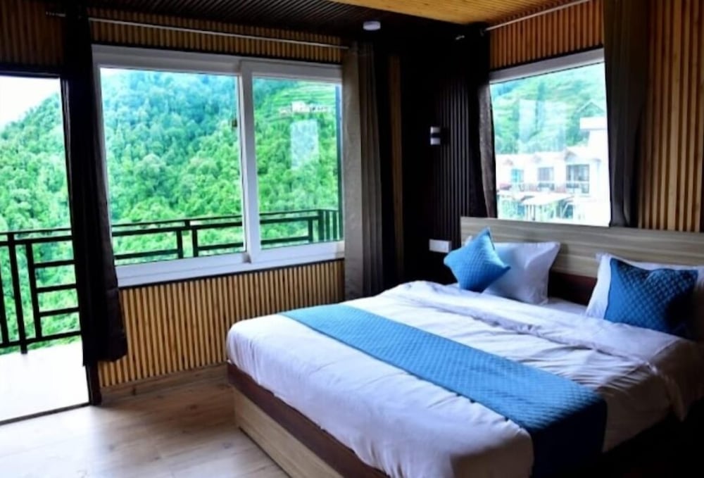 The Dhanaulti chalet