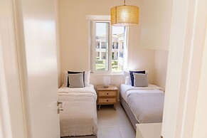 Phaedrus Living: Seaside Thalassa Cretan 202