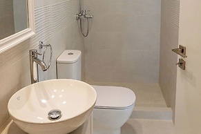 Phaedrus Living: Seaside Thalassa Cretan 202