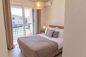 Phaedrus Living: Seaside Thalassa Cretan 202