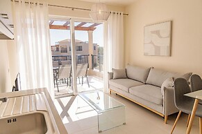 Phaedrus Living: Seaside Thalassa Cretan 202