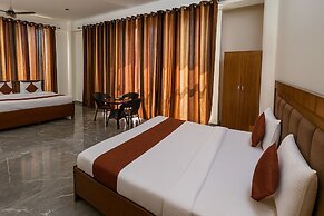 Hotel Yash Regency - Managed by JMD Group