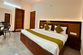 Hotel Yash Regency - Managed by JMD Group