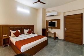 Hotel Yash Regency - Managed by JMD Group
