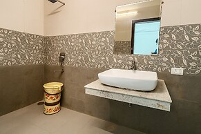 Hotel Yash Regency - Managed by JMD Group