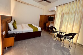 Hotel Yash Regency - Managed by JMD Group