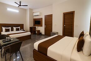 Hotel Yash Regency - Managed by JMD Group
