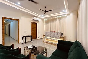 Hotel Yash Regency - Managed by JMD Group
