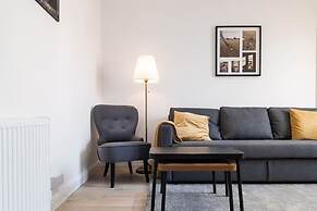 2 Bedroom House-free Parking