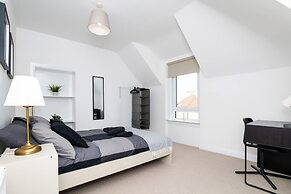 2 Bedroom House-free Parking
