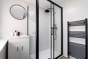 2 Bedroom House-free Parking