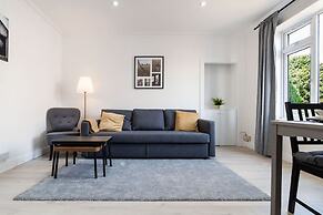 2 Bedroom House-free Parking