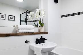 2bedroom Apartment-free Parking