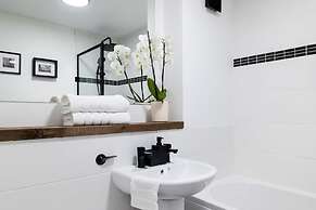 2bedroom Apartment-free Parking