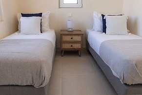 Phaedrus Living: Seaside Thalassa Cretan 203