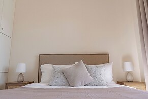 Phaedrus Living: Seaside Thalassa Cretan 203