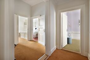 Royal Neighbors - 4 bedrooms - 2 bathrooms