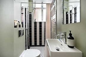 Royal Neighbors - 4 bedrooms - 2 bathrooms