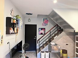 Daisy Light Hostel