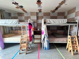 Daisy Light Hostel