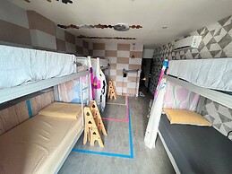 Daisy Light Hostel