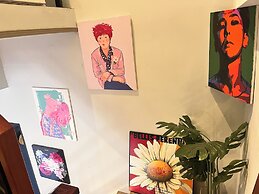 Daisy Light Hostel